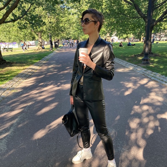 Meet your Posher, Coralie - Picture 1 of 1